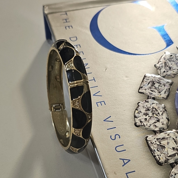 Vintage Gold Tone Enamel & Rhinestone Cuff Clamper Bracelet. - Picture 5 of 8